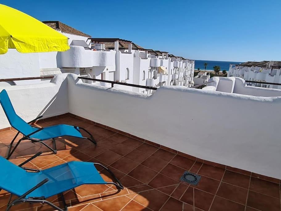 Atico Duplex Con Vistas Al Mar En Захара-де-лос-Атунес Экстерьер фото