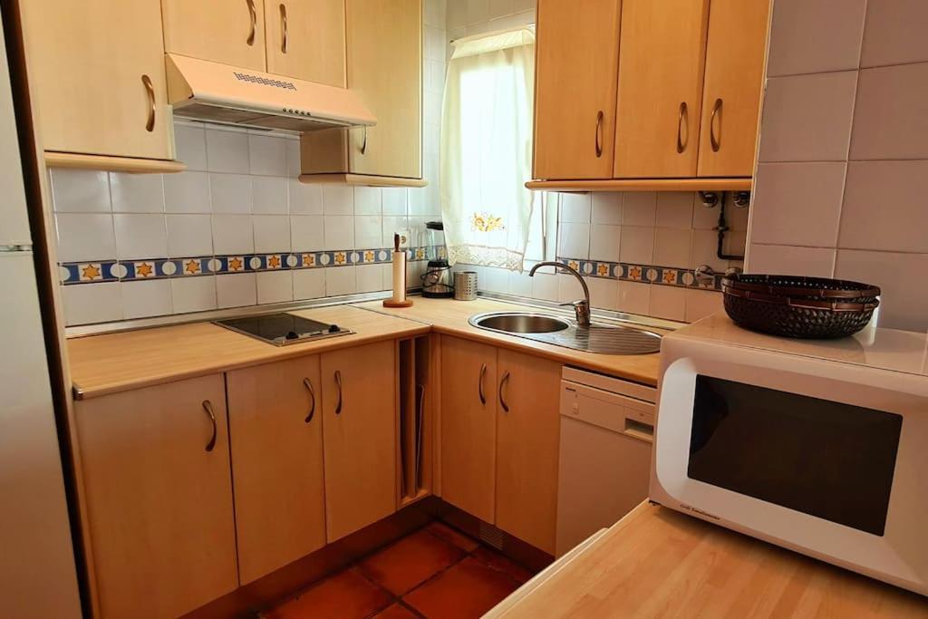 Atico Duplex Con Vistas Al Mar En Захара-де-лос-Атунес Экстерьер фото