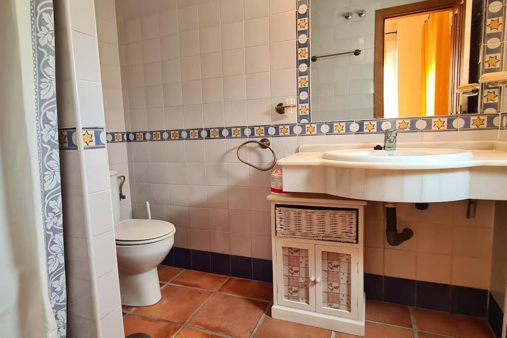 Atico Duplex Con Vistas Al Mar En Захара-де-лос-Атунес Экстерьер фото